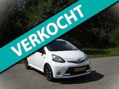 Toyota Aygo - 1.0 VVT-i Dynamic . Airco . 5 Drs . LMV . Elec ramen . Toerenteller . enz