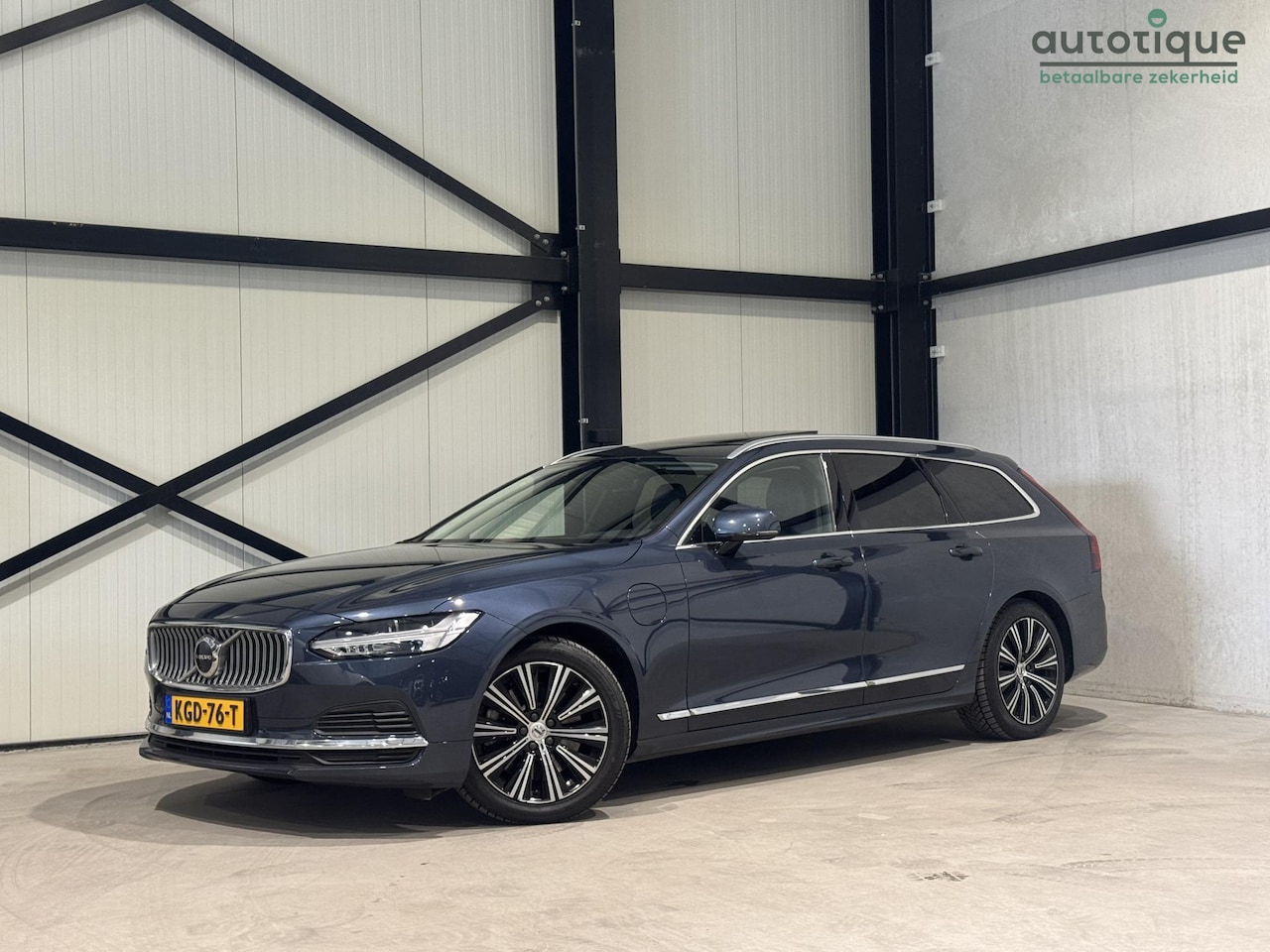 Volvo V90 - 2.0 T6 AWD Inscription Expression | panorama | leder | navi | trekhaak | auto-pilot | - AutoWereld.nl