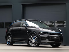 Lynk & Co 01 - 1.5 Plugin AdaptiveCruise 360View MemoryZetels Panodak AppleCarplay Blindspot PrivacyGlass