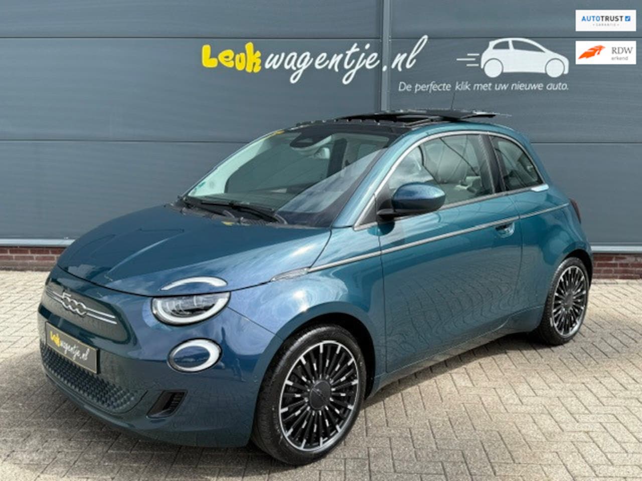 Fiat 500 - La Prima 42 kWh *schuifdak *leer *camera *SOH 90,6% - AutoWereld.nl
