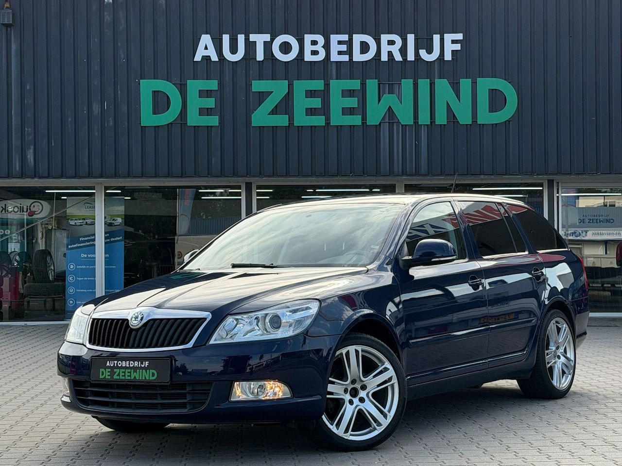 Skoda Octavia Combi - 1.2 TSI Ambition|Apple carplay|Nieuw APK - AutoWereld.nl