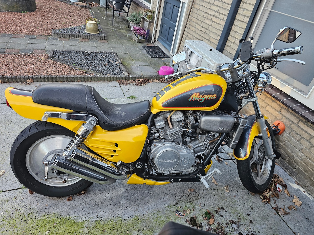 Honda e - Honda Super Magna VF700C - AutoWereld.nl