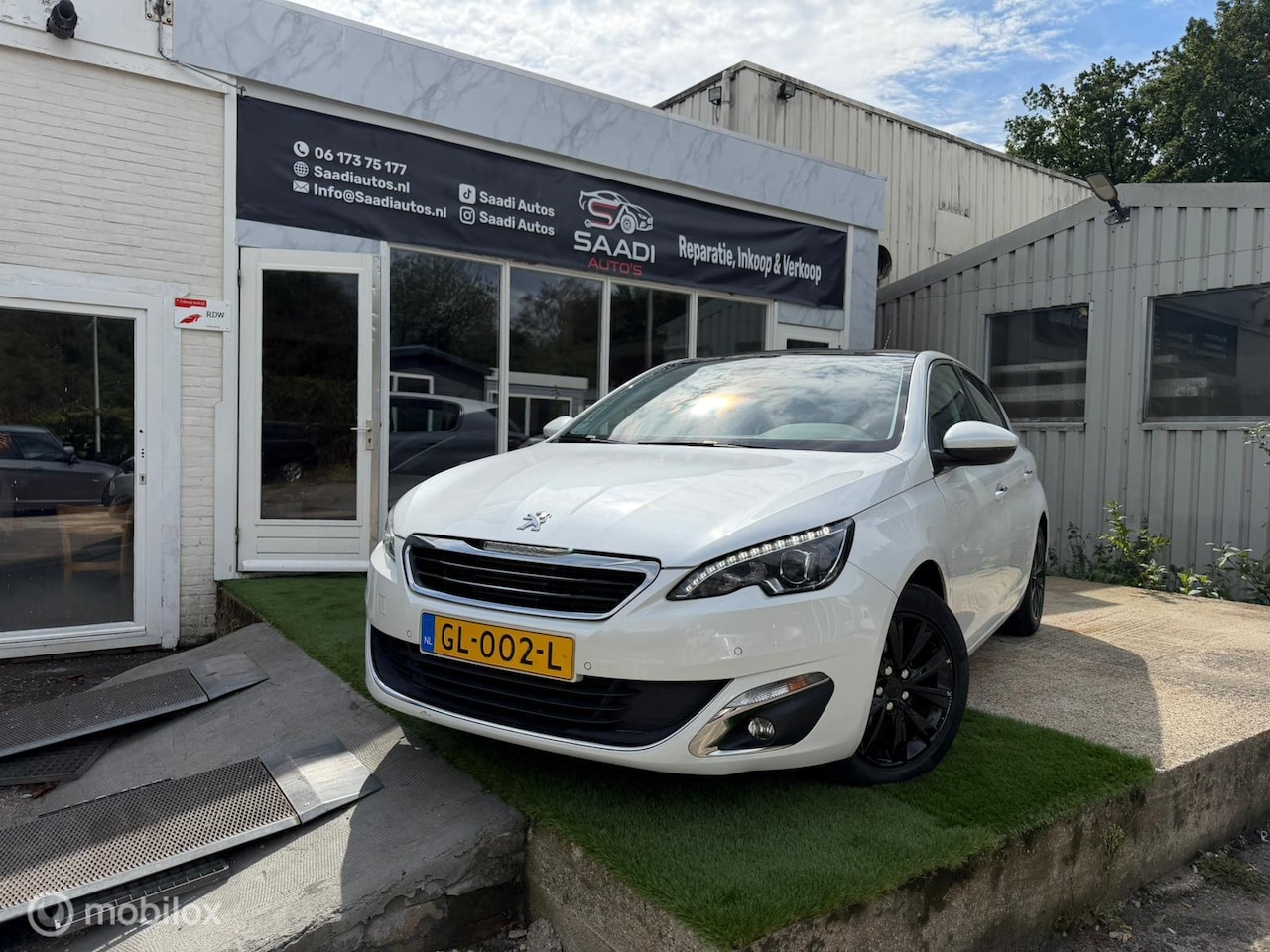 Peugeot 308 - 1.2 PureTech , leer,stoelverwarming, memory - AutoWereld.nl