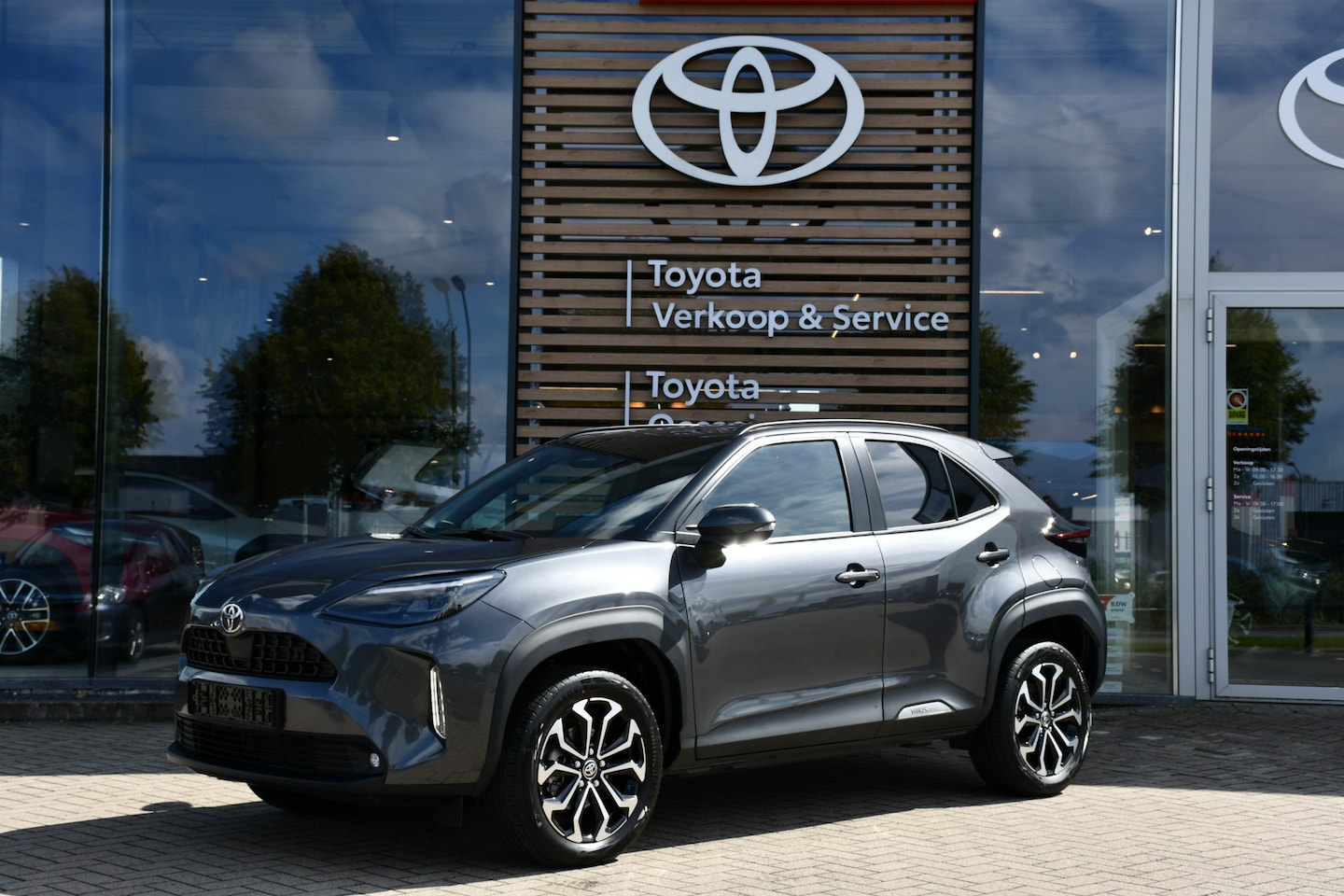 Toyota Yaris Cross - 1.5 Hybrid 115 Dynamic Limited Automaat 116pk | Voorstoelen verwarmd | Buitenspiegels elek - AutoWereld.nl