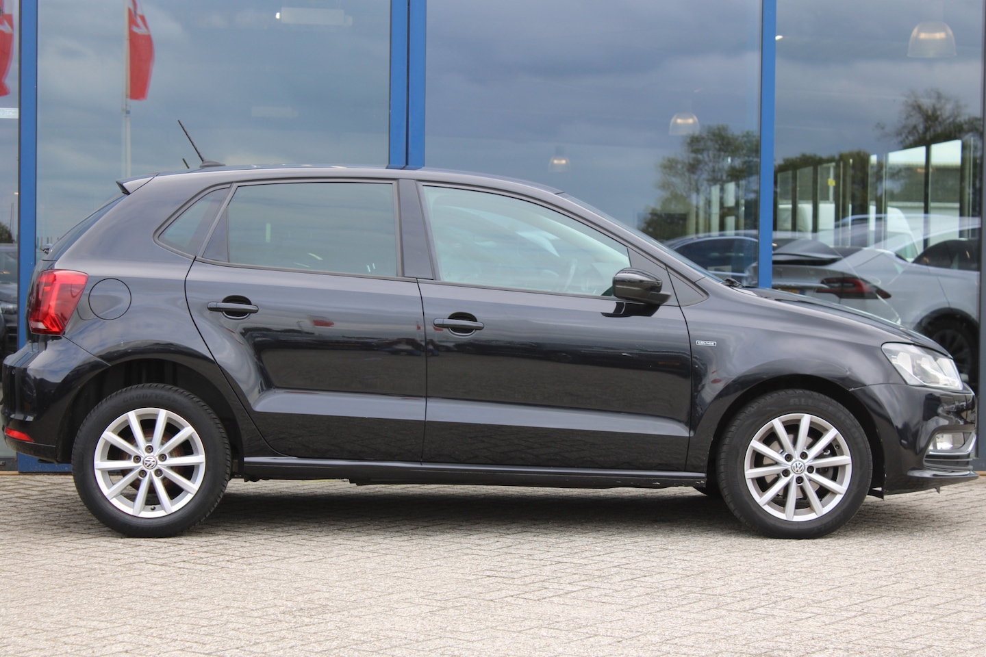 Volkswagen Polo - 1.0 Comfortline NAVI CLIMA WINTERPAKKET - AutoWereld.nl