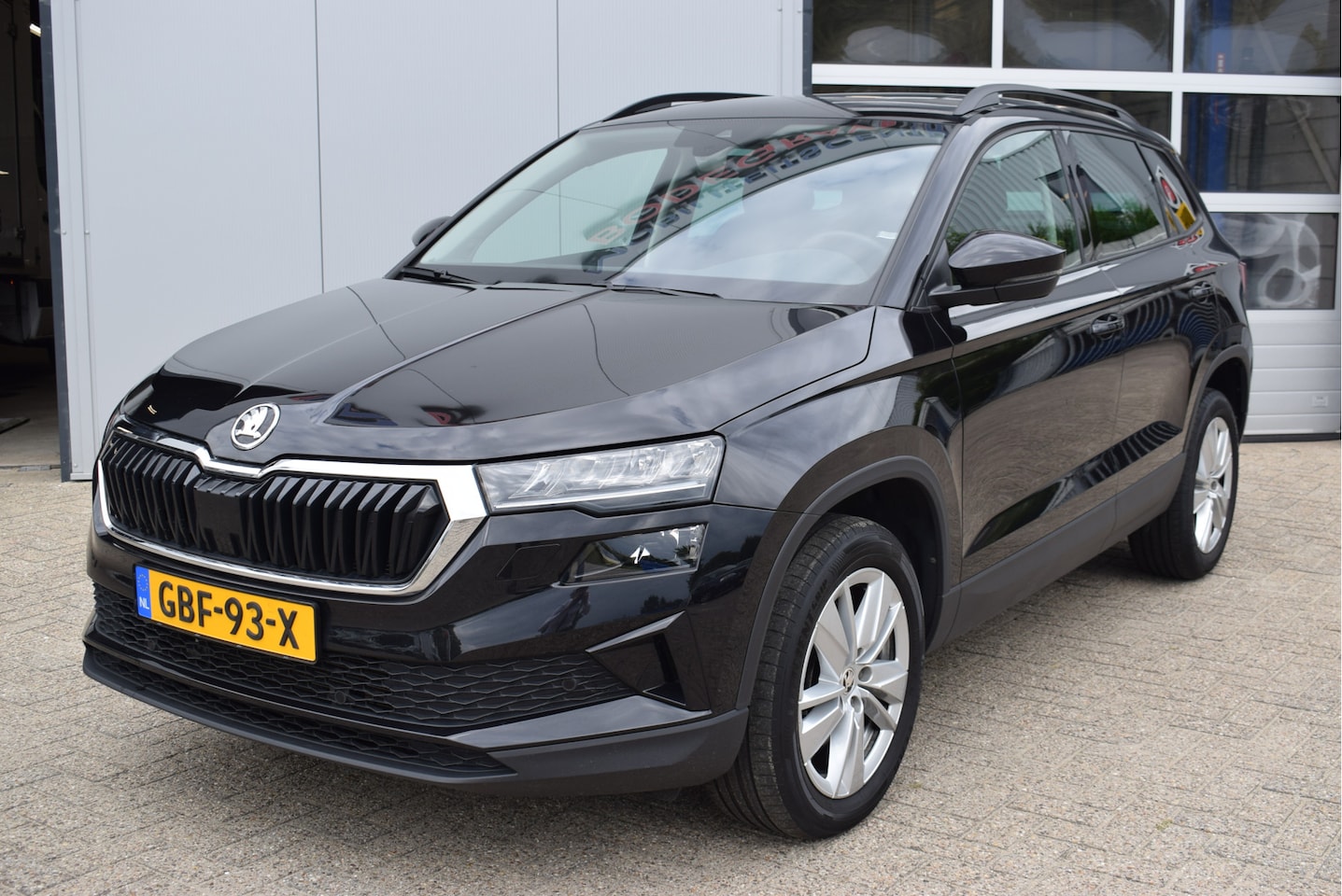 Skoda Karoq - 1.5 TSI ACT Business Edition | NL-Auto | Open dak | Varioflex stoelen - AutoWereld.nl
