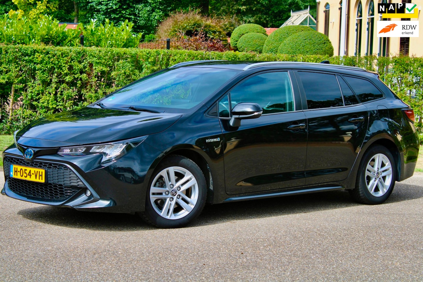 Toyota Corolla Touring Sports - 1.8 Hybrid|2e eigenaar|vol leder| - AutoWereld.nl