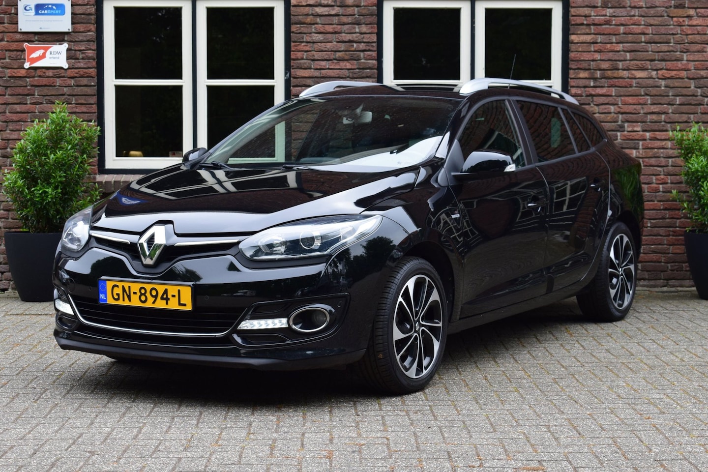 Renault Mégane Estate - 1.2 TCe Limited Trekhaak | Navigatie | PDC - AutoWereld.nl