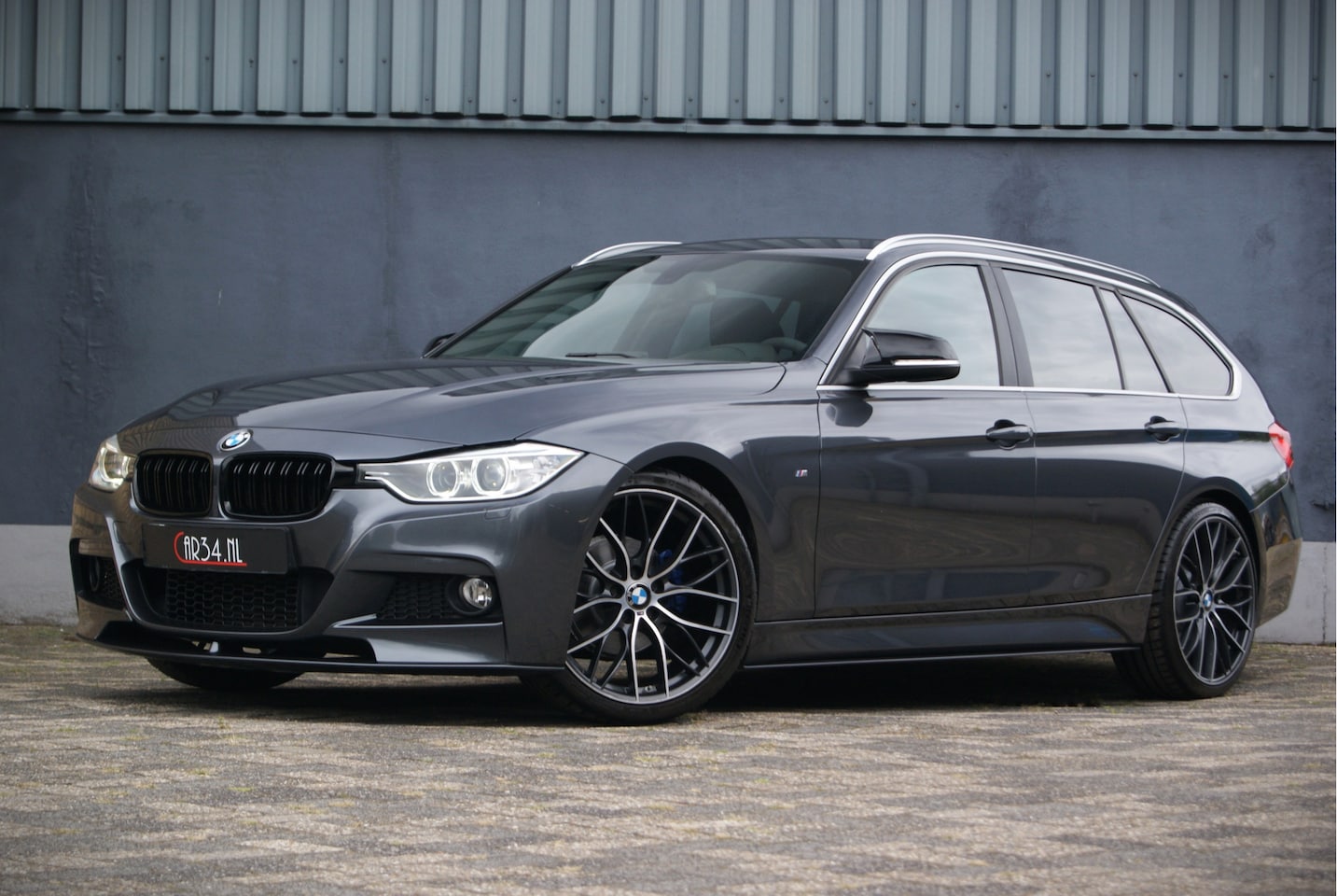 BMW 3-serie Touring - 320i Facelift 260PK M-Sport Performance NL Auto/Navi-prof/Keyless/LED/19Inch Aut8 - AutoWereld.nl