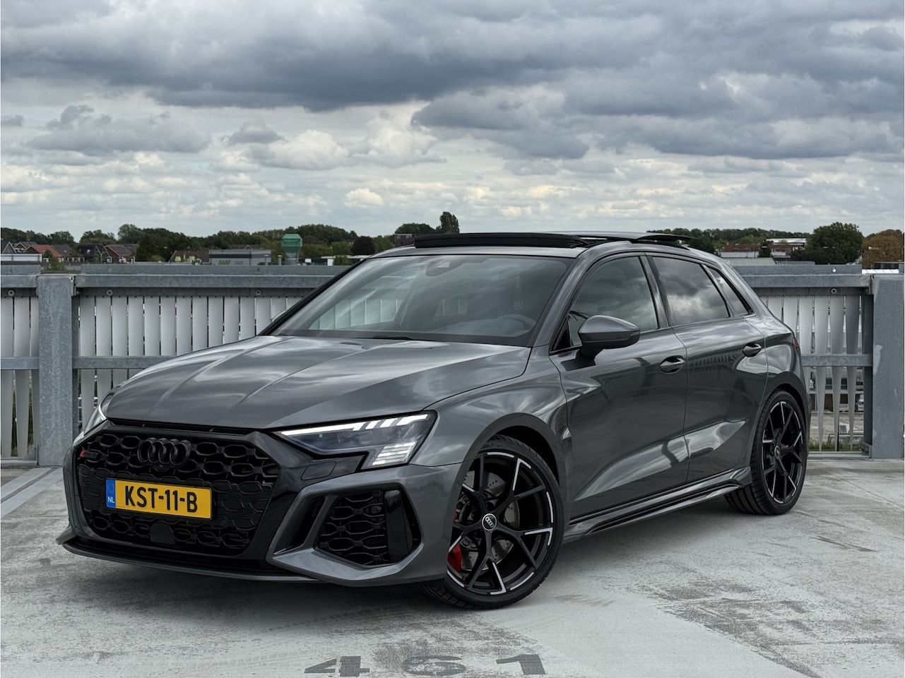 Audi A3 Sportback - 2.5 TFSI RS 3 | Pano | B&O | HUD | RS-interieur - AutoWereld.nl