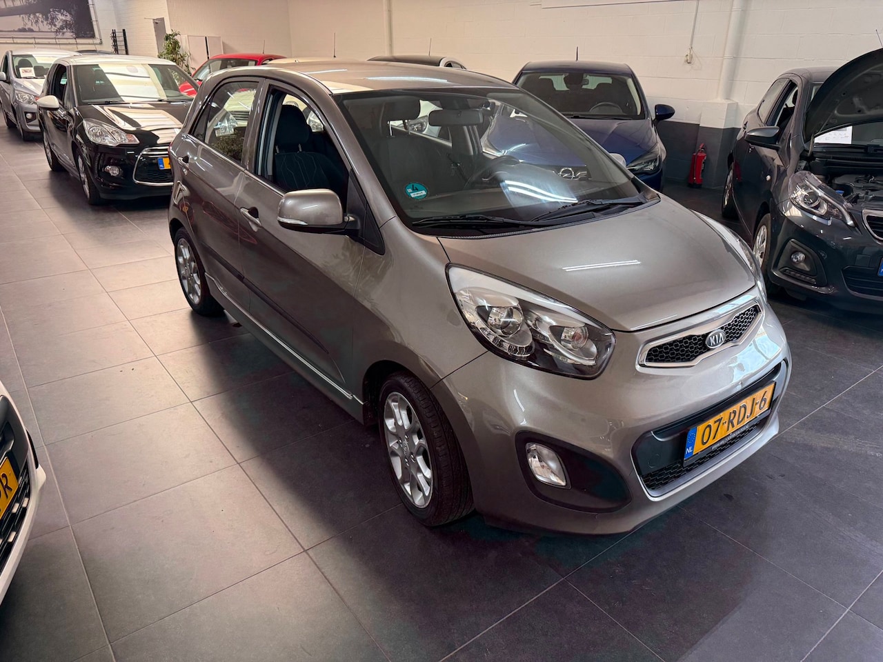 Kia Picanto - 1.0 CVVT Comfort Pack 1.0 CVVT Comfort Pack - AutoWereld.nl