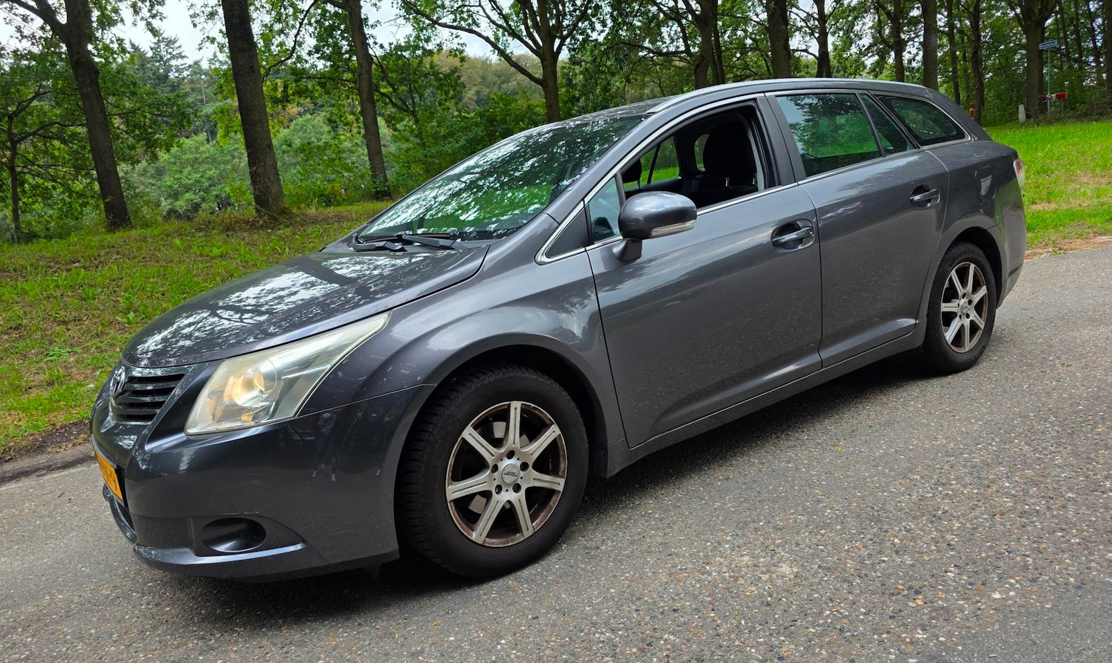 Toyota Avensis Wagon - 1.6 VVTi Comfort - Airco - Sportvelgen - AutoWereld.nl