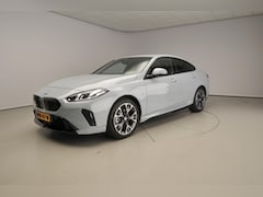 BMW 2-serie Gran Coupé - 220 | M-Sportpakket | LED | Navigatie | Sportstoelen | Shadow line | DAB | Alu 18 inch
