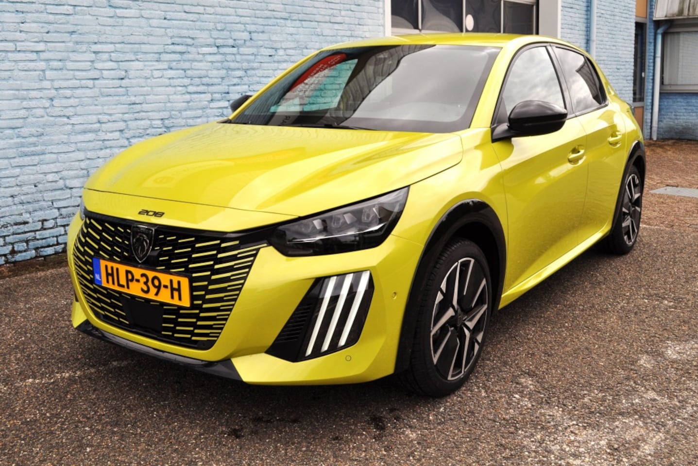 Peugeot e-208 - GT 51 kWh elek stoel+verw+mass navi adcrc Cam v+a - AutoWereld.nl