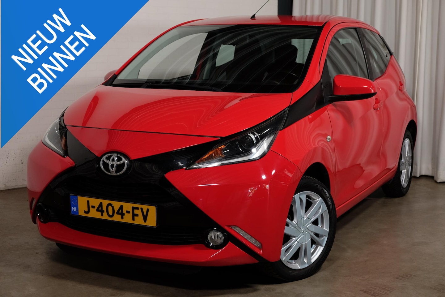 Toyota Aygo - 1.0 VVT-i x-play 1.0 VVT-i x-play - AutoWereld.nl