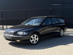 Volvo V70 - 2.4 |AUT|NWE DISTRIBUTIE+APK|LEDER|STOELVW|CRUISE|
