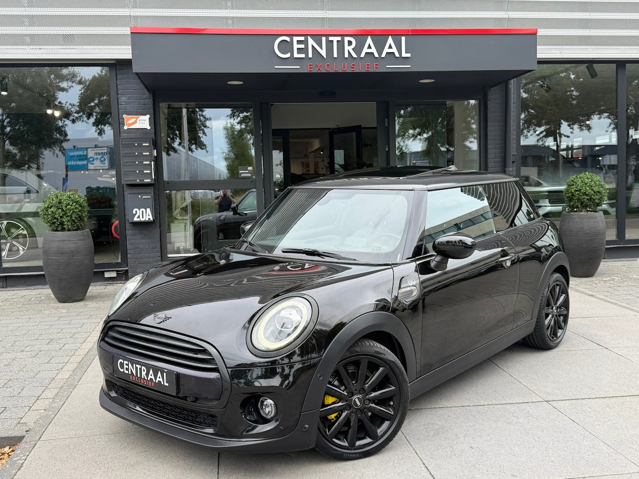 MINI Cooper - 1.5 Cooper 60 Years Edition Pano|Harman&Kardon|Leder|Carplay|Keyless|136PK - AutoWereld.nl