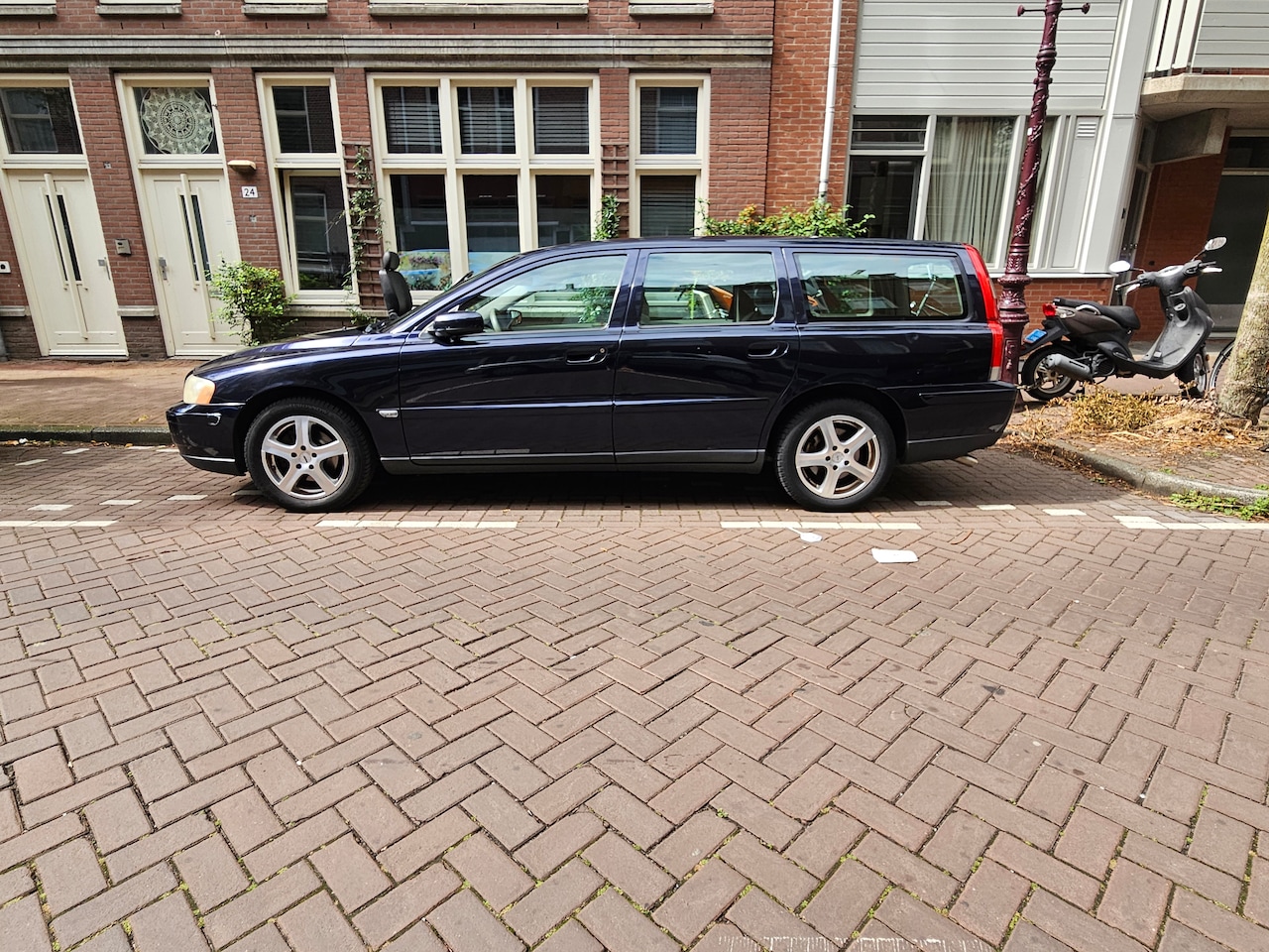 Volvo V70 - 2.4 - AutoWereld.nl