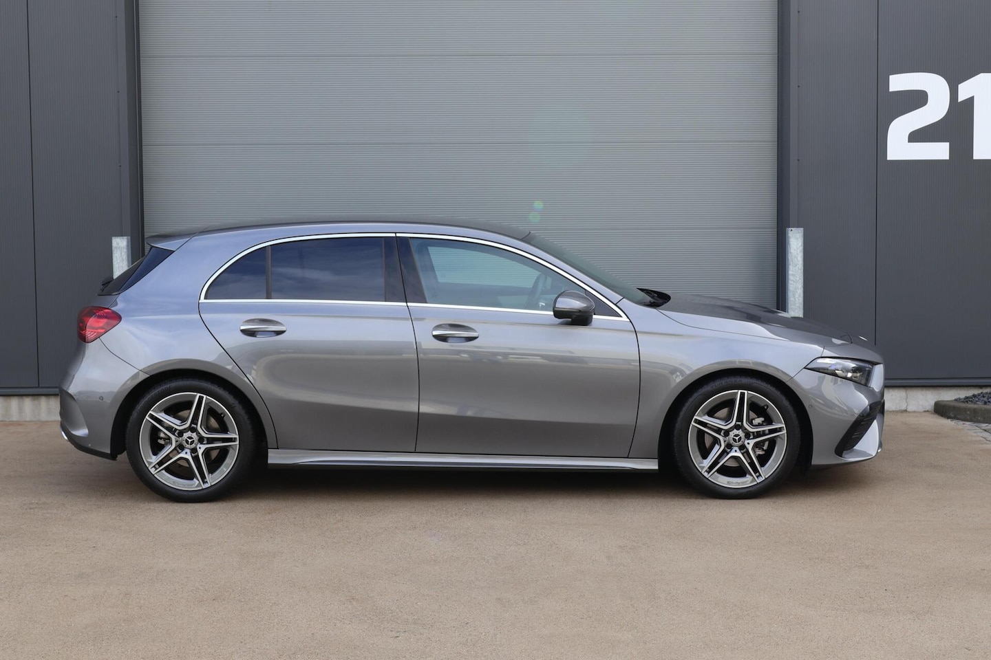 Mercedes-Benz A-klasse - 200 AMG Line / Keyless-Go / 360 Camera / Soundsystem / Stoelverwarming - AutoWereld.nl