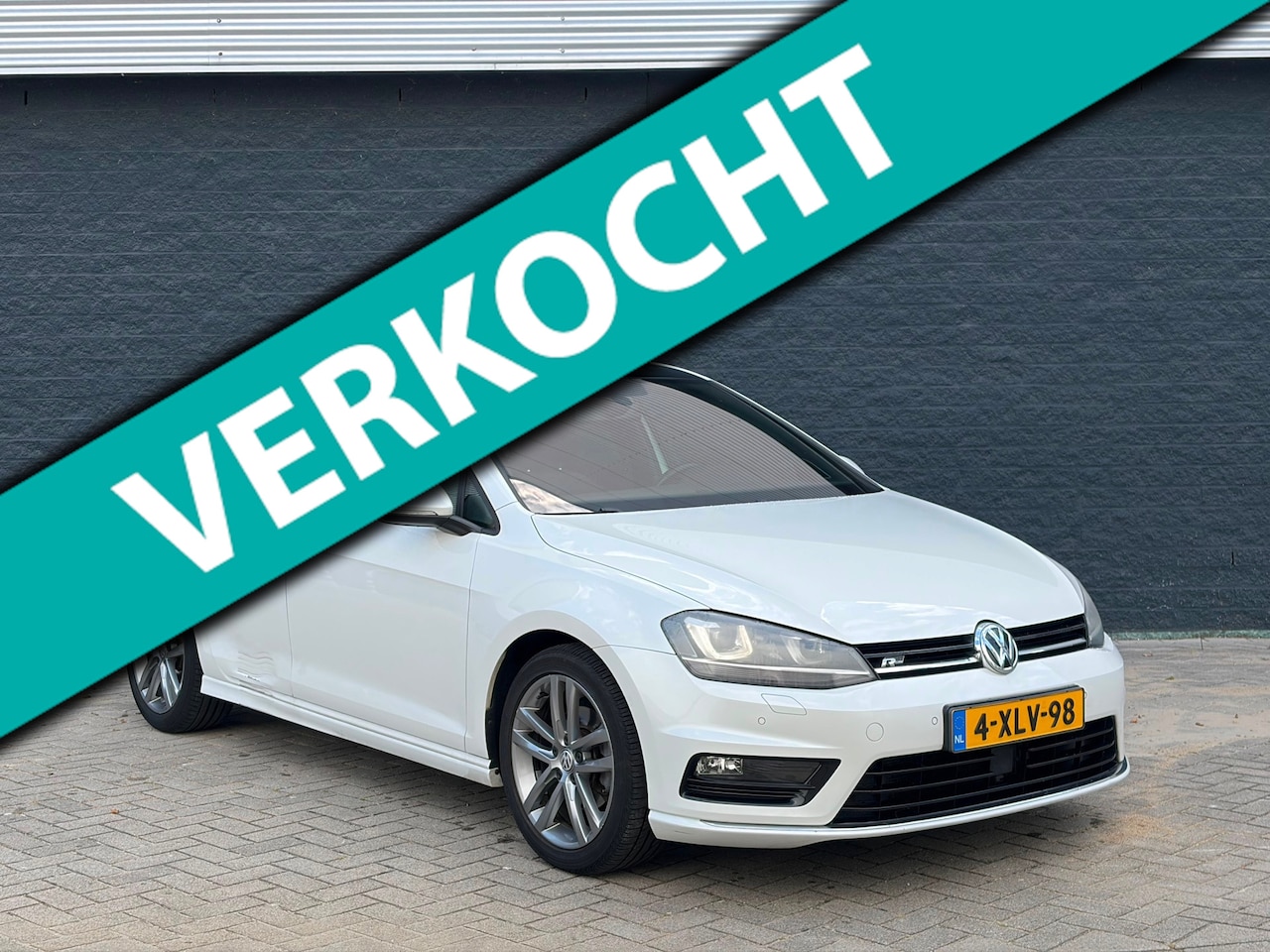 Volkswagen Golf - 1.4 TSI R-line PANO/DSG/LED - AutoWereld.nl