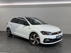 Volkswagen Polo - 2.0 TSI 200pk 6-DSG GTI Navigatie / Apple en Andoid carplay / Stoelverwarming /4 Seizoenen