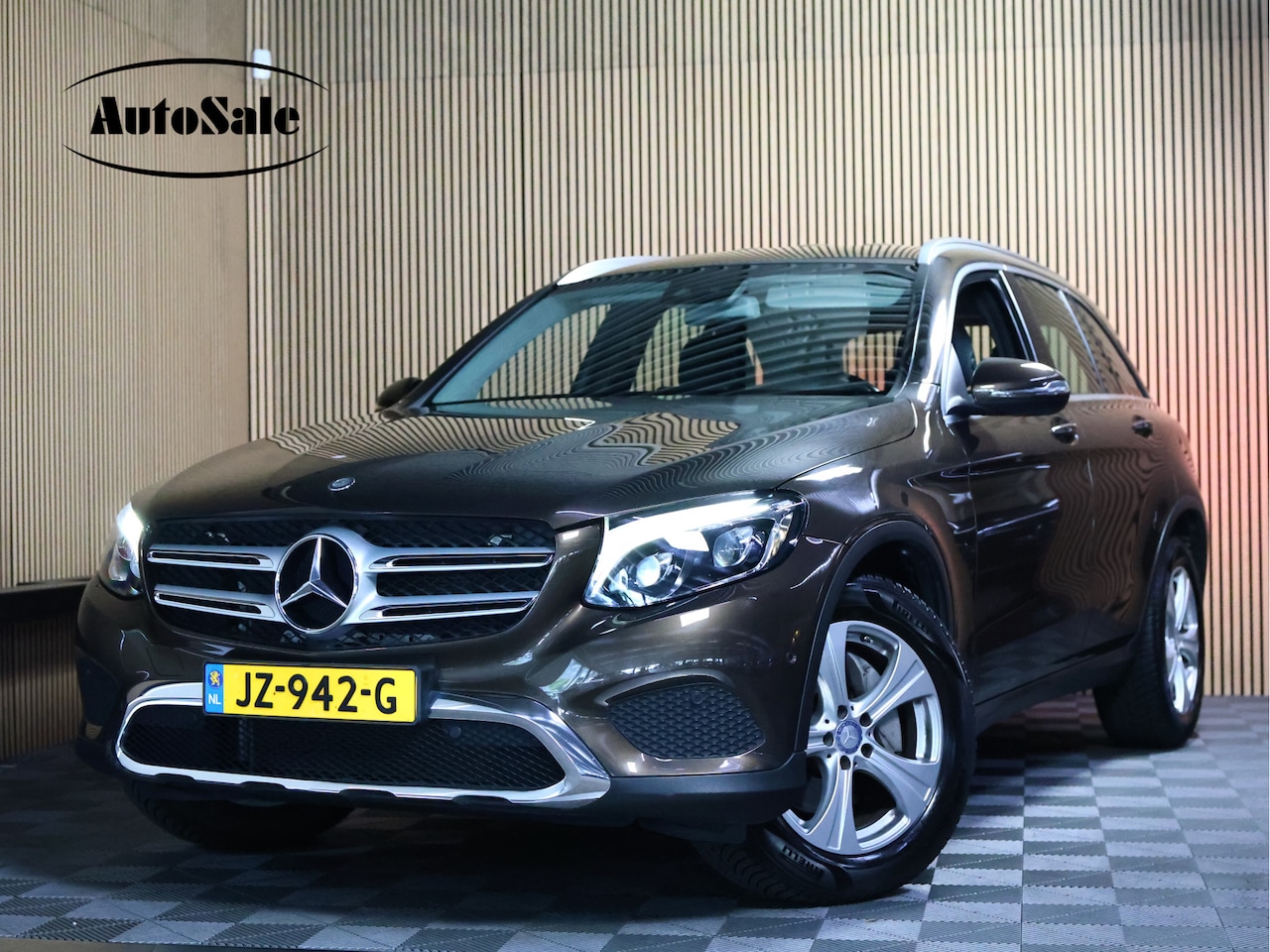 Mercedes-Benz GLC-klasse - 250 4MATIC Sport Edition Premium Plus NAVI CLIMA CAMERA BT LED '16 - AutoWereld.nl