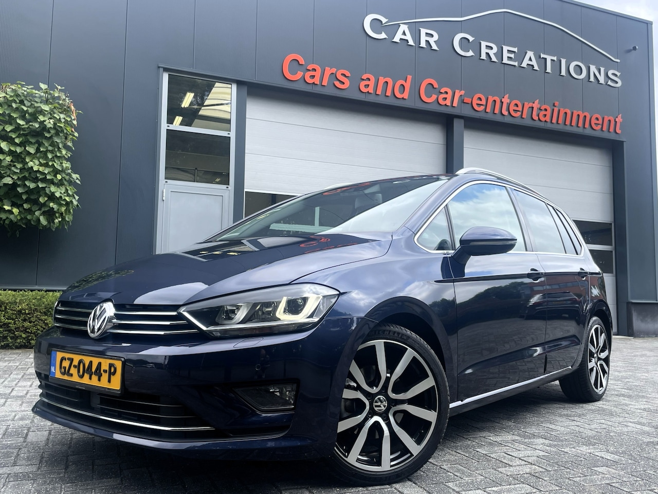 Volkswagen Golf Sportsvan - 1.4 TSI Highline R-Line Panoramadak Standkachel - AutoWereld.nl