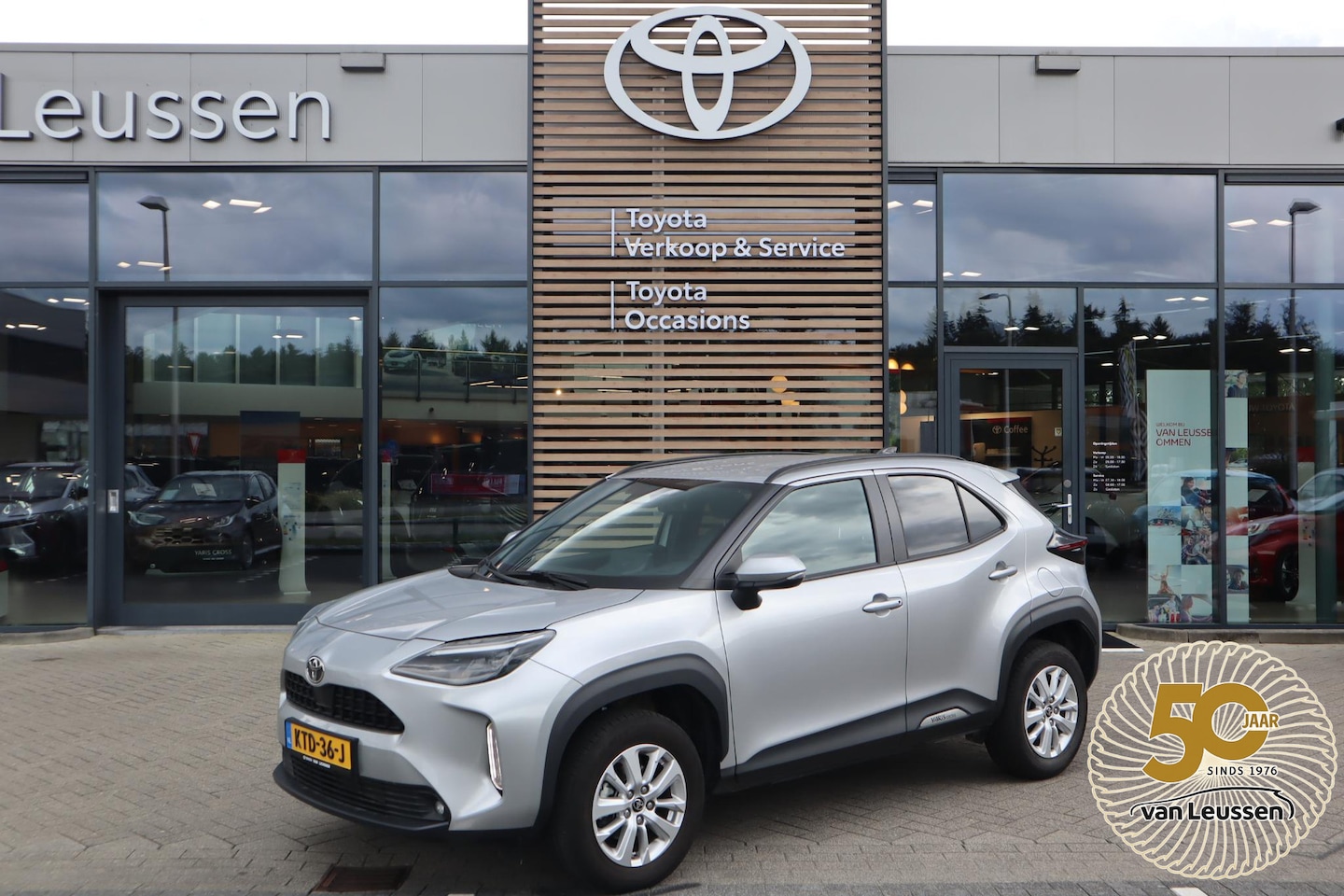 Toyota Yaris Cross - 1.5 Hybrid 115 DYNAMIC STOEL/STUURVERW KEYLESS 17'' LM-VELGEN CLIMA NAVI CAMERA APPLE/ANDR - AutoWereld.nl