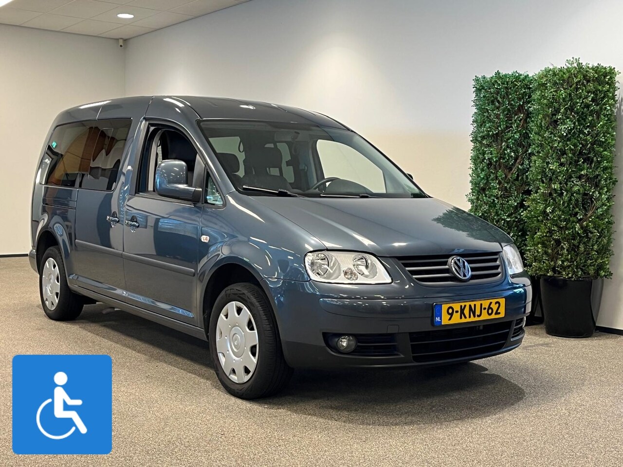 Volkswagen Caddy Maxi - Rolstoelauto 5+1 incl. luchtvering - AutoWereld.nl