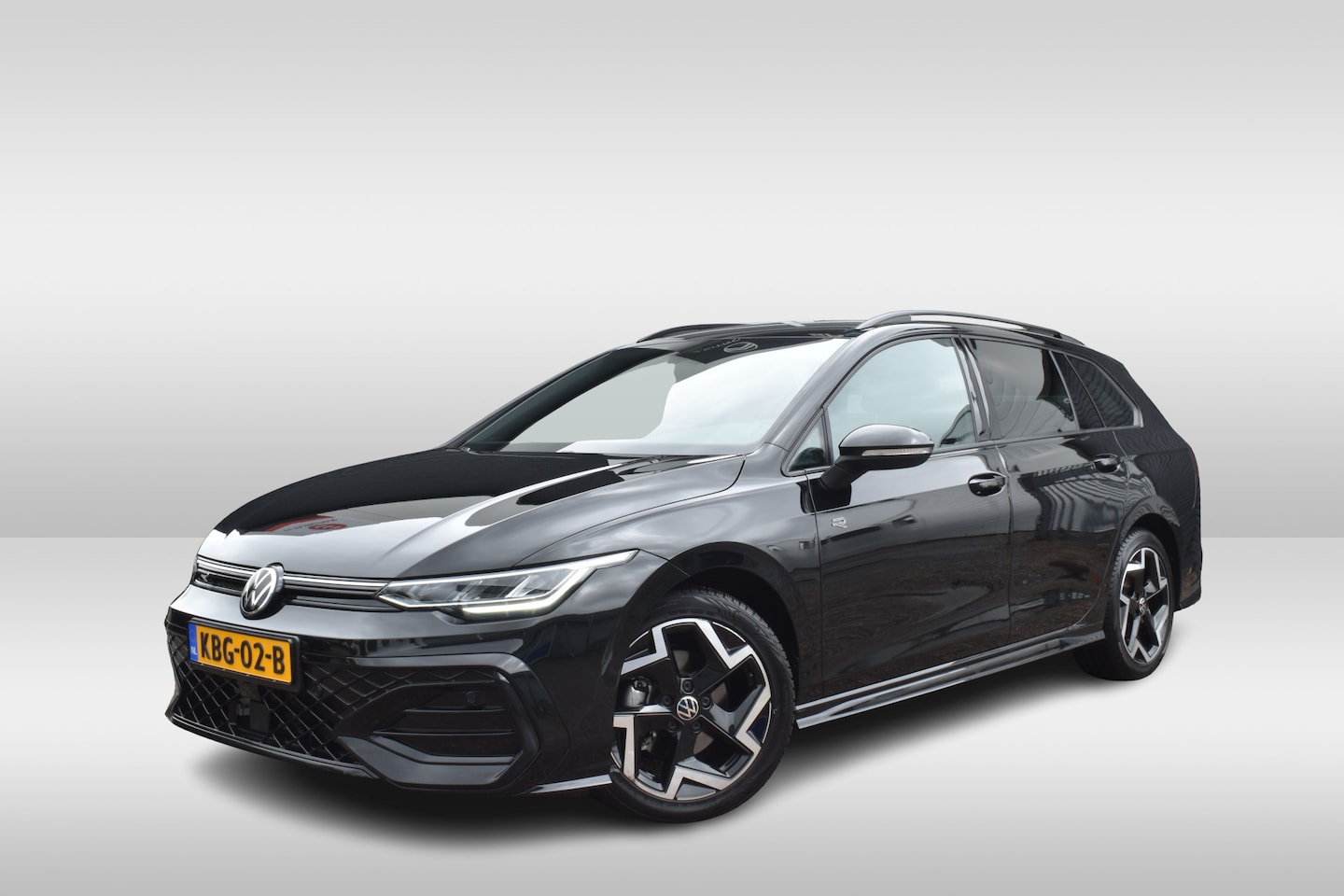 Volkswagen Golf Variant - 1.5 eTSI 150pk R-Line Edition Automaat | Apple Carplay & Android Auto | Airco ECC | Camera - AutoWereld.nl