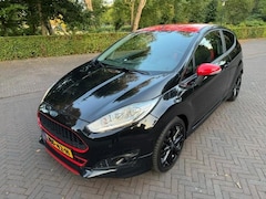 Ford Fiesta - 1.0 Ecoboost Black/Red Edition 140PK/Navi/PDC/17inch/Stoelverwarming