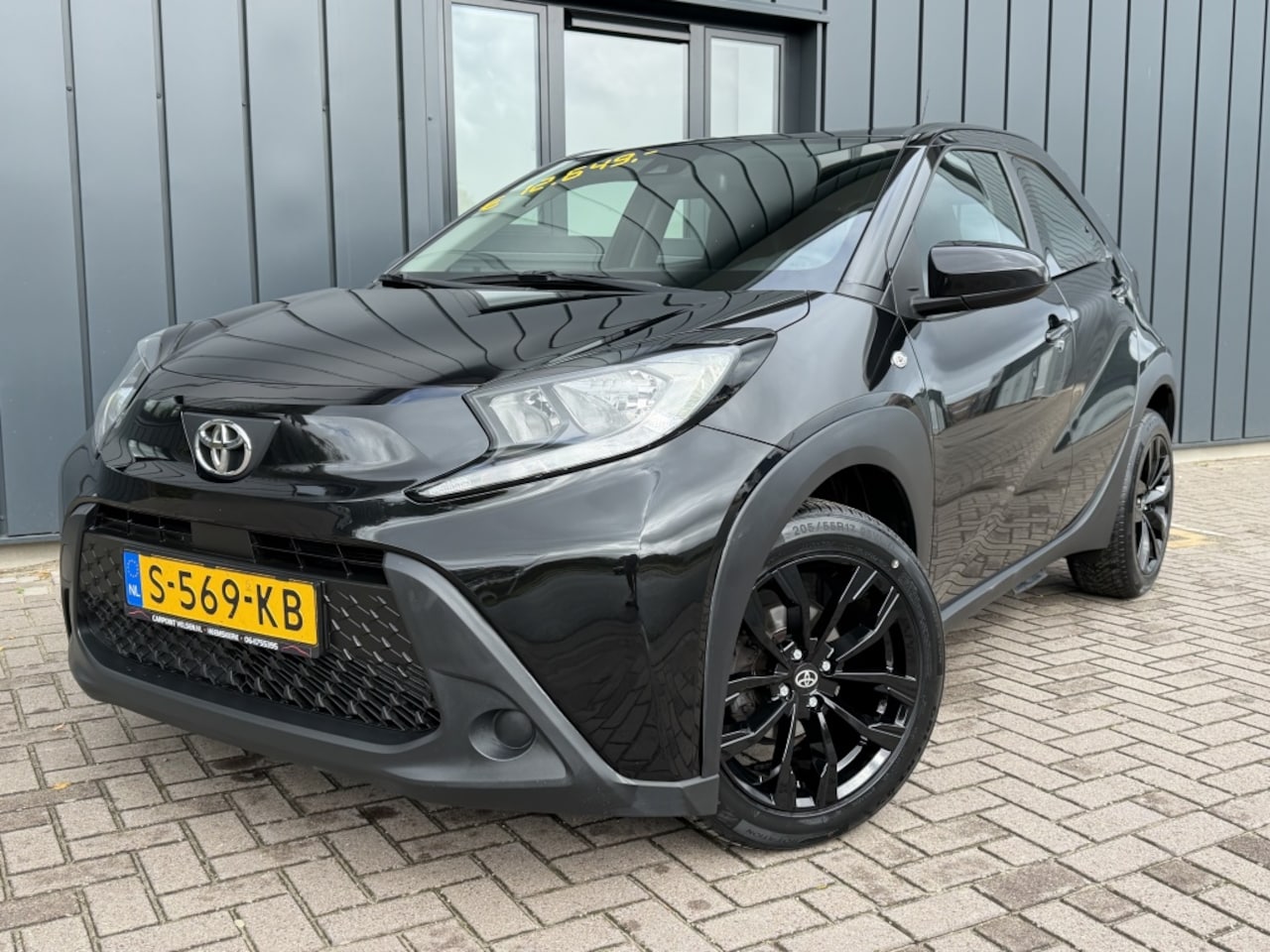 Toyota Aygo X - 1.0 VVT-i Play BlackEdition Airco*Camera NAP! - AutoWereld.nl