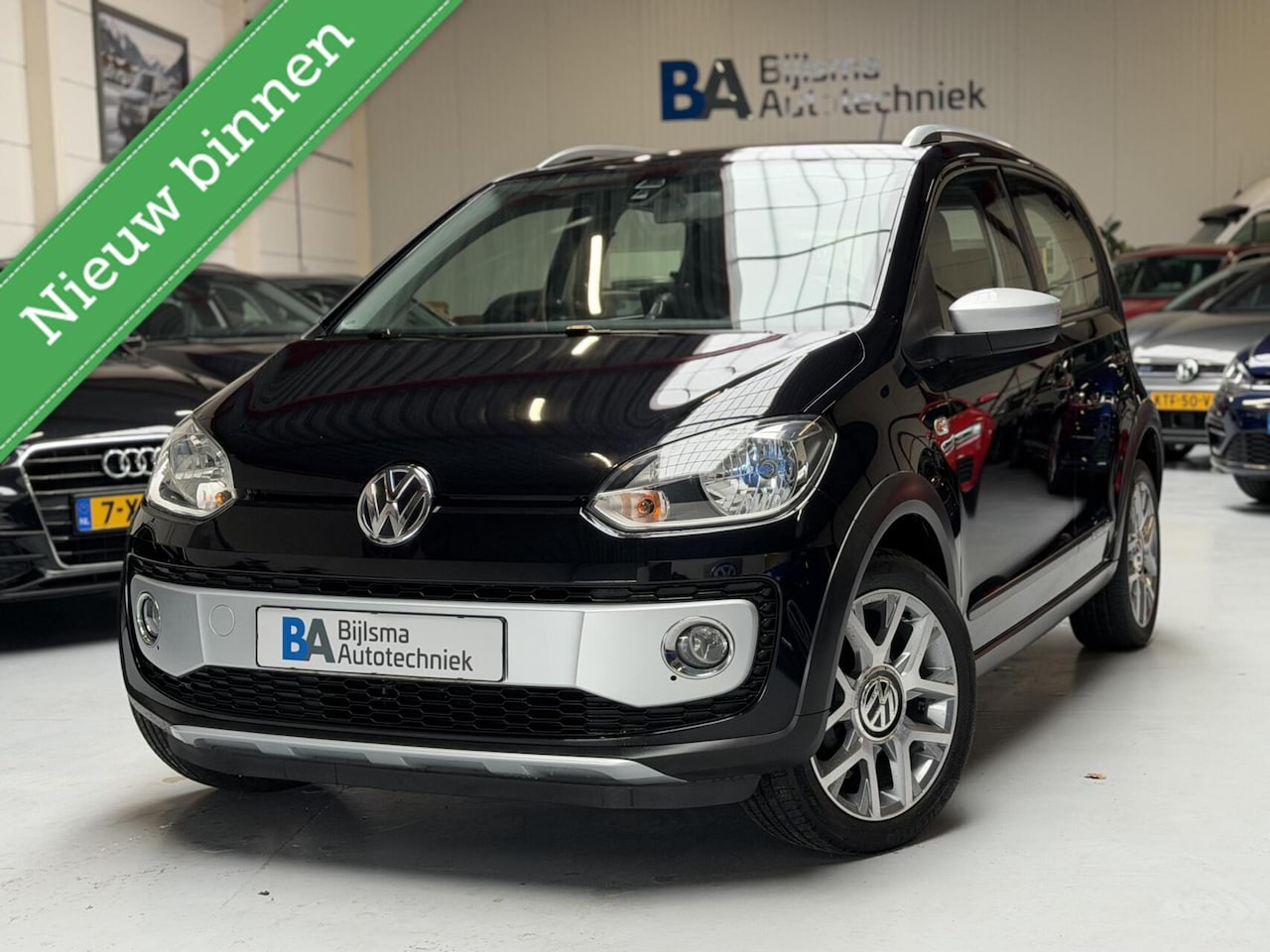 Volkswagen Up! - 1.0 cross up! | Cruise | PDC | Stoelverwarming - AutoWereld.nl