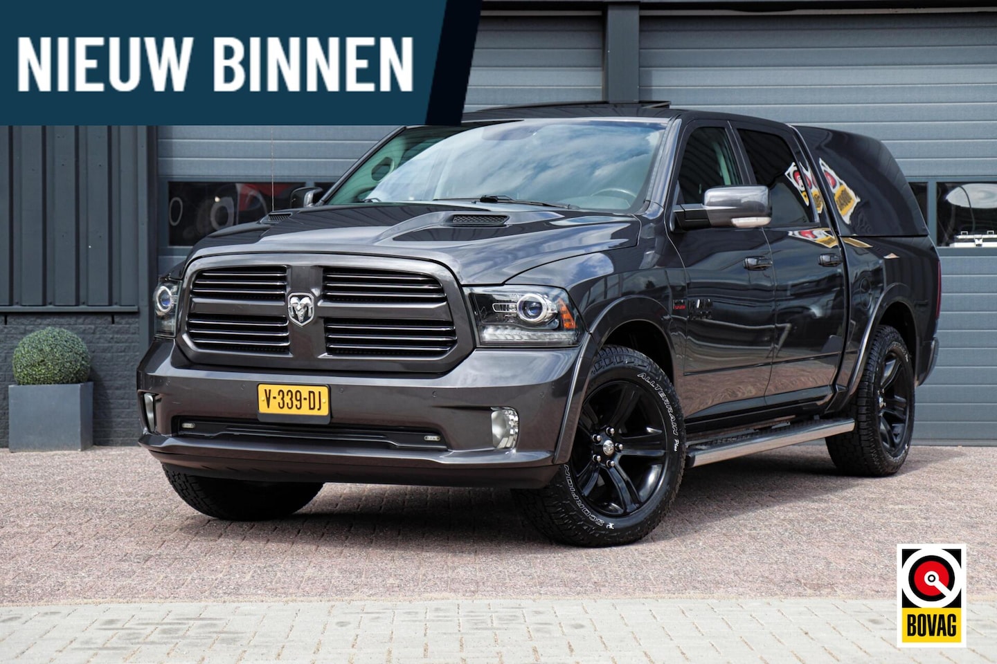 Dodge Ram 1500 - 5.7 V8 Crew Cab |1e EIGENAAR|SCHUIFDAK|300 LITER|ALPINE|CAMERA|VOL!! - AutoWereld.nl