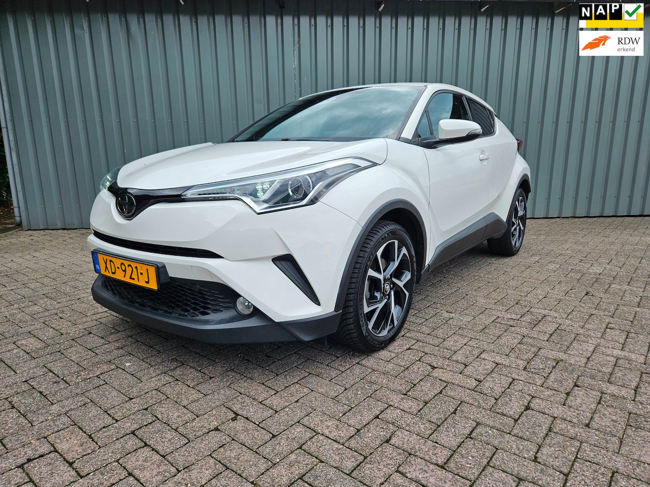 Toyota C-HR - 1.2 Dynamic Navi Camera Stoelverwarming 18Inch Trekhaak - AutoWereld.nl