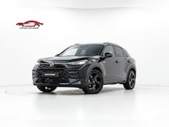 Volkswagen T-Roc - 1.5 eTsi R-Line R-Line Pano/Trekhaak/Sfeer/iQ-lights