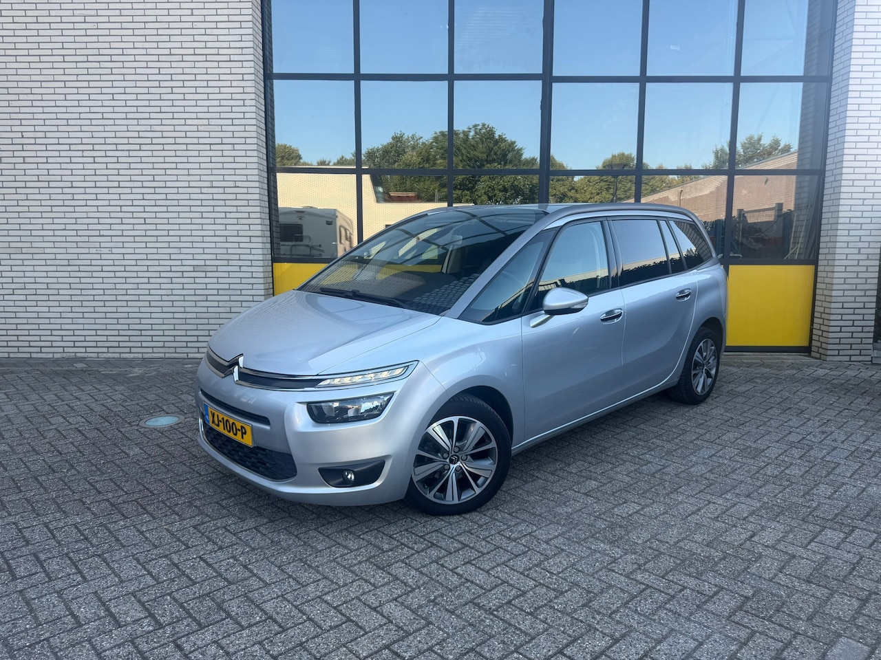 Citroën Grand C4 Picasso - 130PK 7p, Camera, Intensive, Navi & PDC - AutoWereld.nl