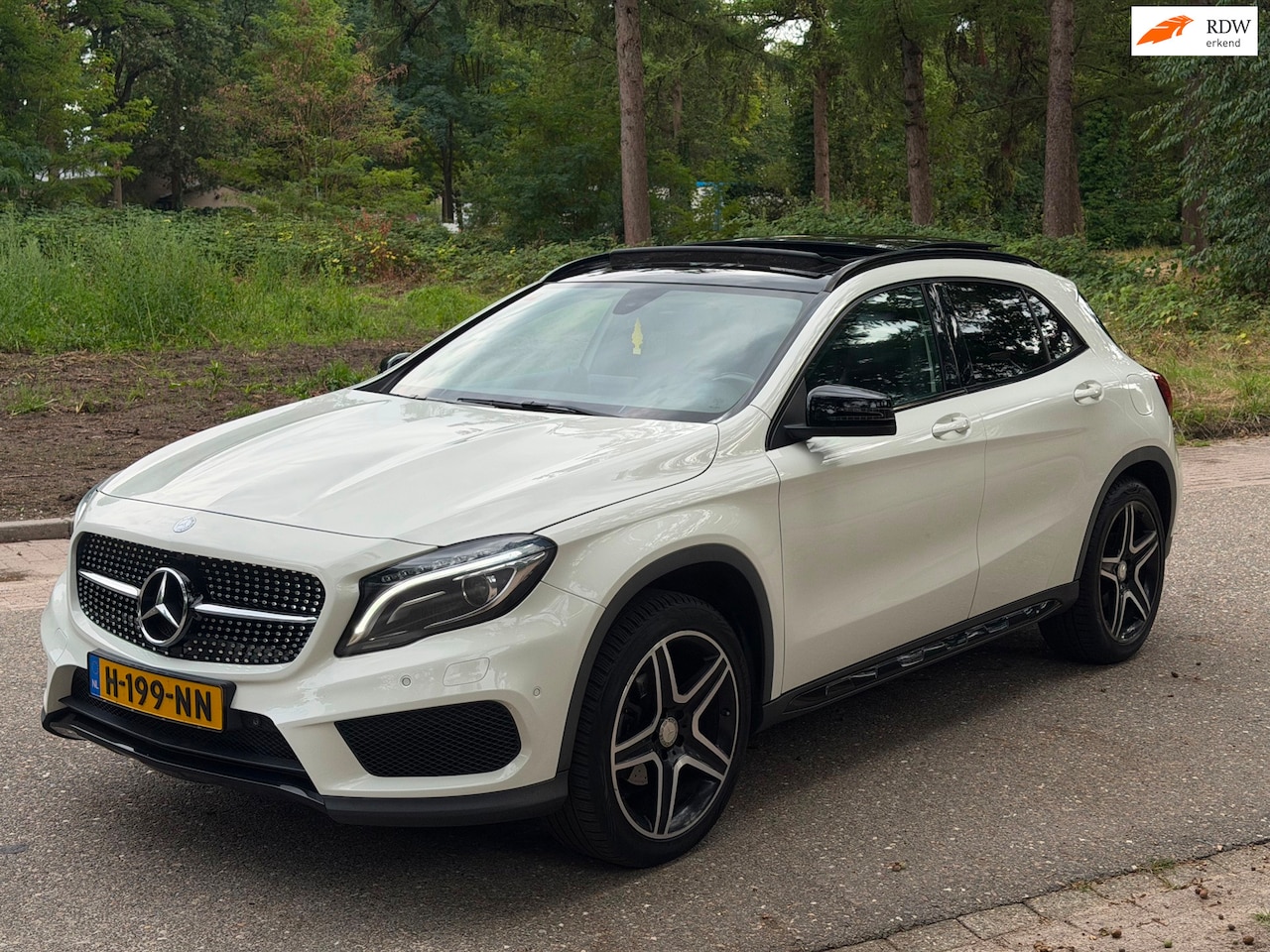 Mercedes-Benz GLA-Klasse - 200 AMG NICHT PAKKET 12-2015 WIT PANO - AutoWereld.nl