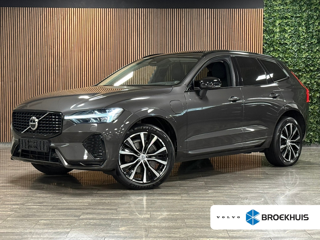 Volvo XC60 - T8 AWD Recharge Ultimate Dark | Trekhaak | Head-Up Display | Harman Kardon | 455pk | Adapt - AutoWereld.nl
