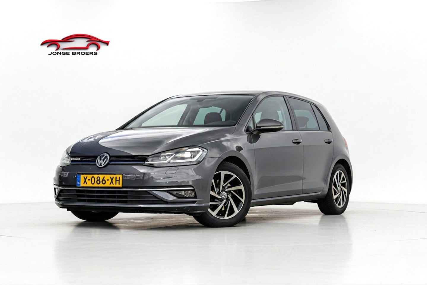 Volkswagen Golf - 1.5 TSI Highline Pano/Keyless/Camera - AutoWereld.nl