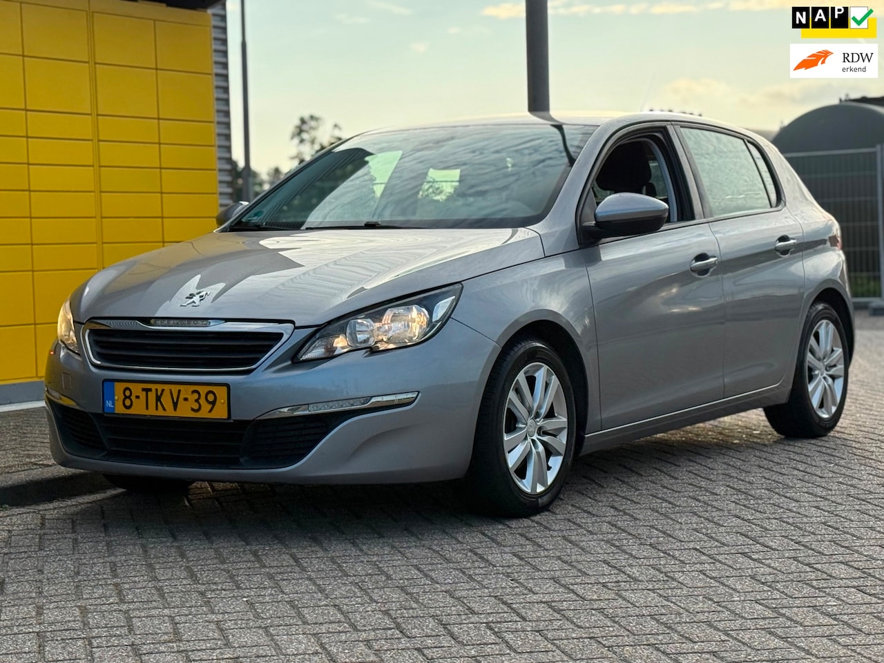 Peugeot 308 - 1.6 THP Allure Bj 2014 Airco Navi Pdc Volledig onderhouden - AutoWereld.nl