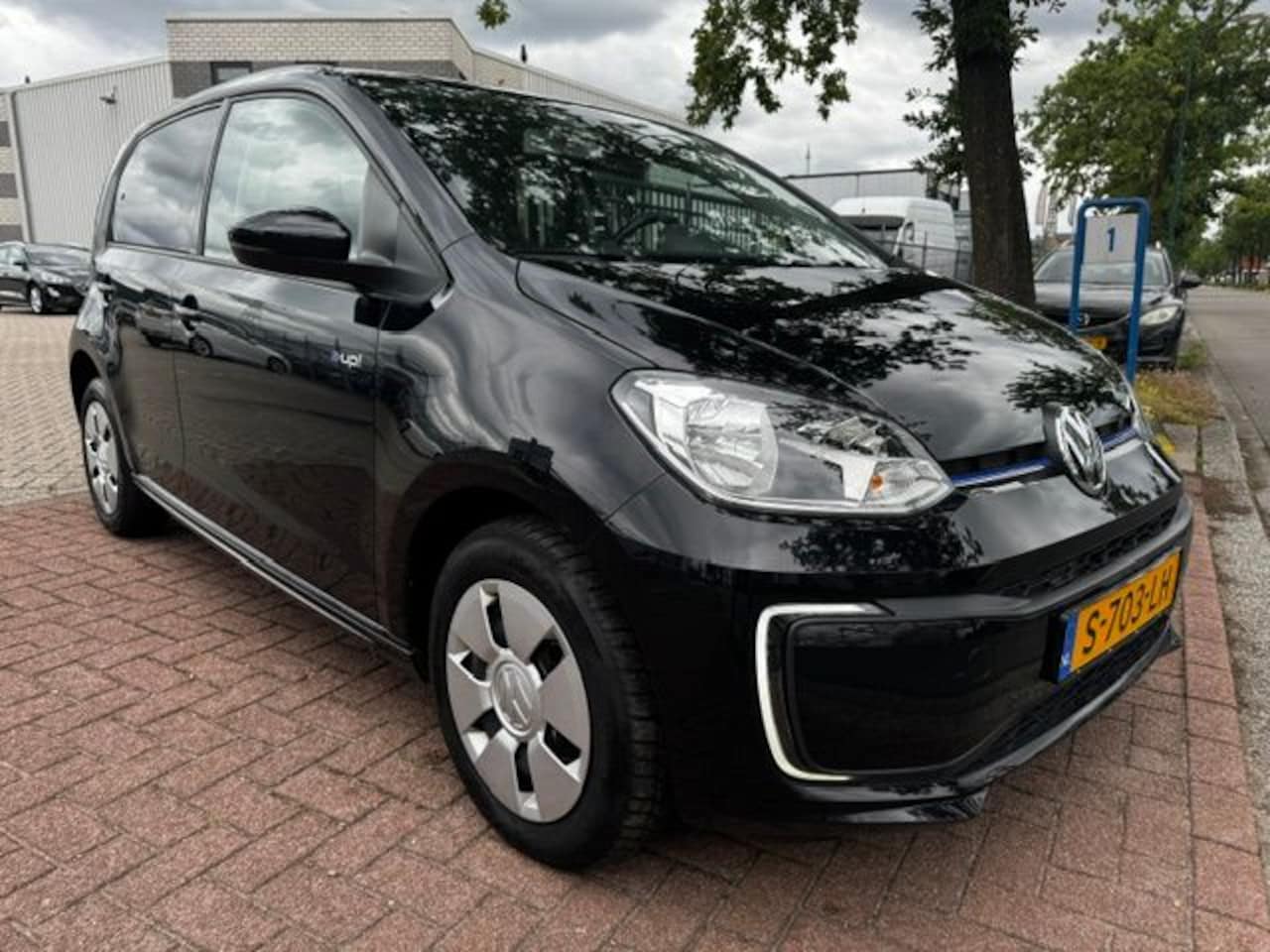 Volkswagen e-Up! - e-up! Airco/ECC,Navigatie,Stoelverwarming - AutoWereld.nl