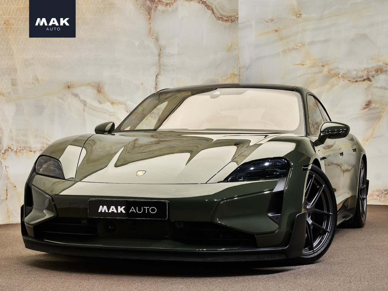 Porsche Taycan - Turbo GT , NL-auto, PTS Blackolive , ceramic, kuipstoelen, pano, InnoDrive, Burmester, HUD - AutoWereld.nl
