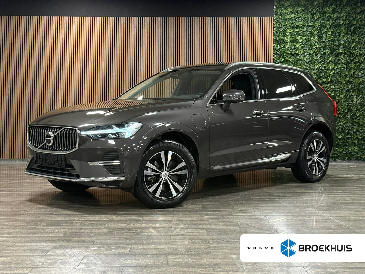 Volvo XC60 - T6 AWD Recharge Bright | Adaptieve Cruise Control | Stoelverwarming voor+achter | Stuurwie - AutoWereld.nl