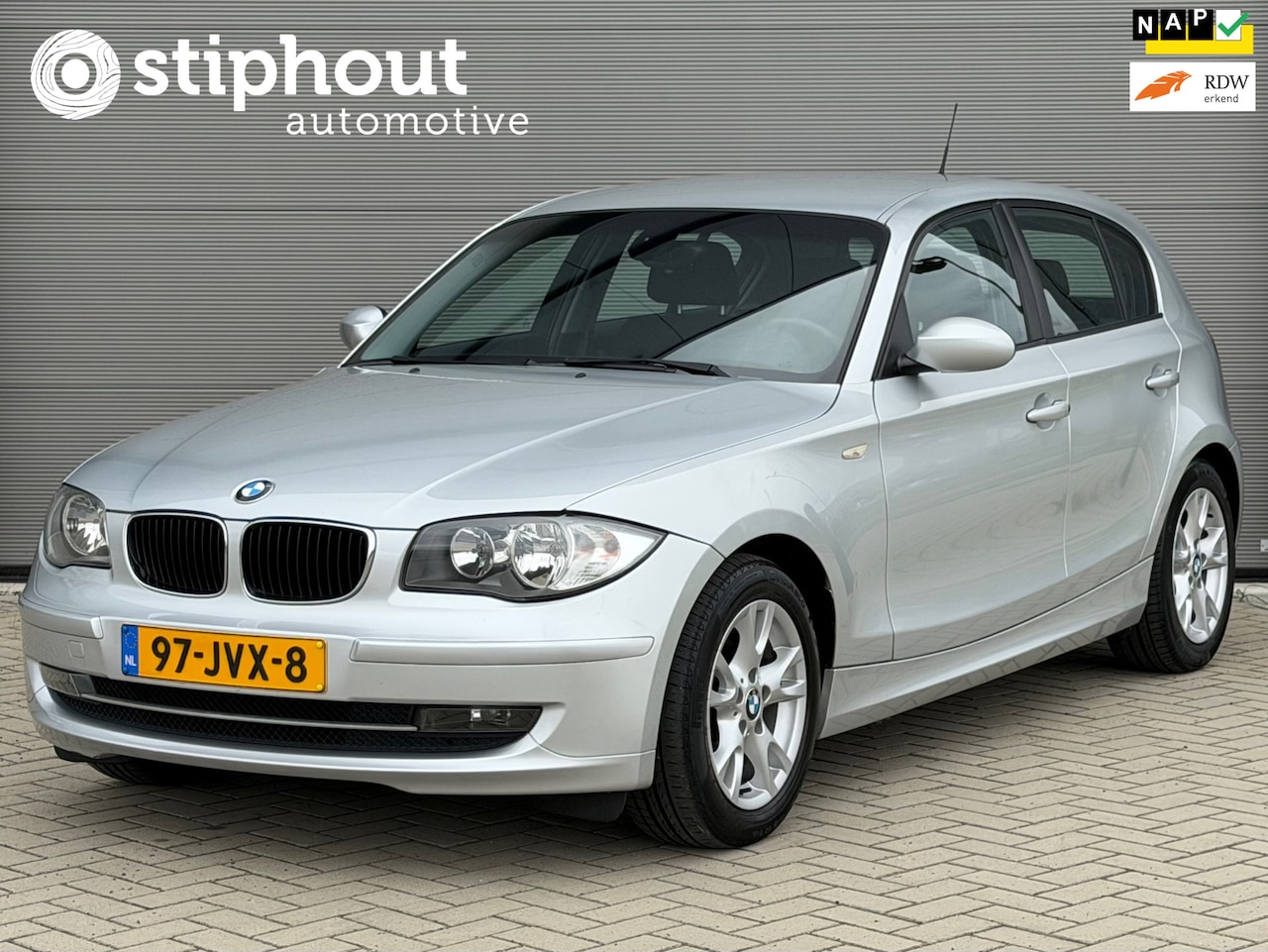 BMW 1-serie - 116i Business Automaat | Dealer ond.| Origineel NL | APK 2027 - AutoWereld.nl