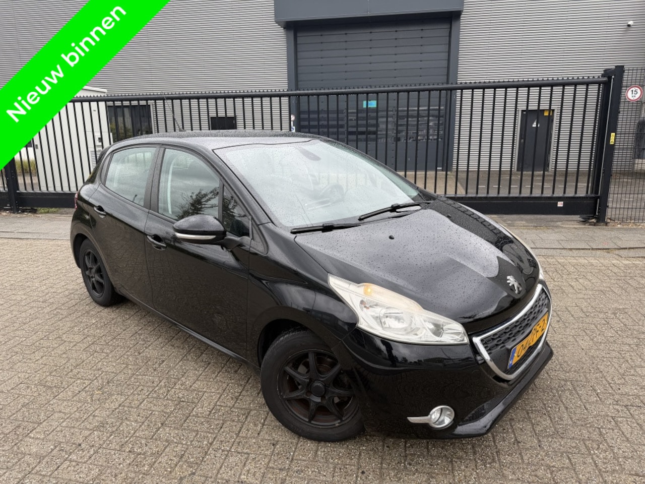 Peugeot 208 - 1.4 HDi Automatic Navi|Clima|Cruise - AutoWereld.nl