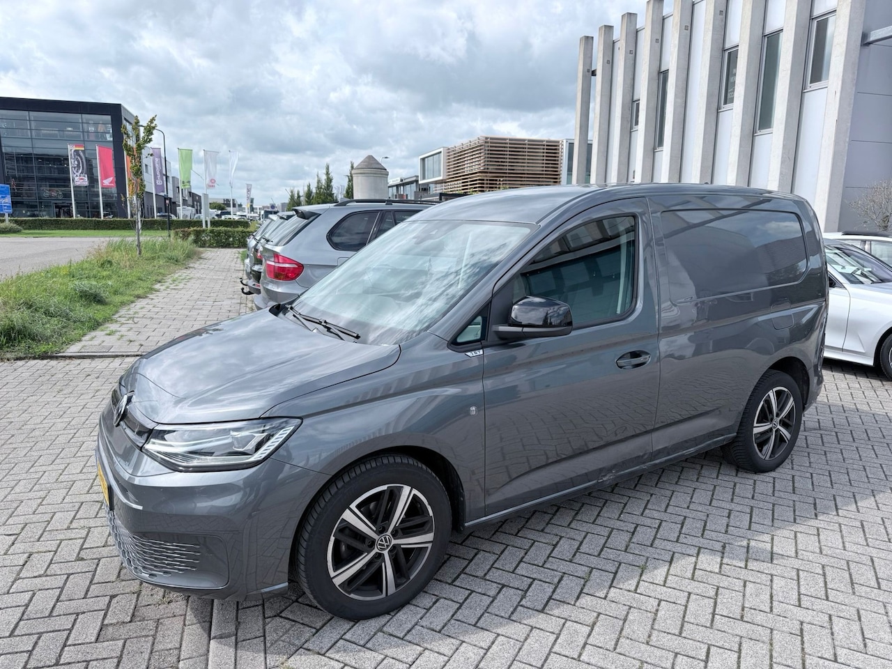 Volkswagen Caddy Cargo - 2.0 TDI 1st Edition LICHTE SCHADE! INRUIL MOGELIJK! - AutoWereld.nl