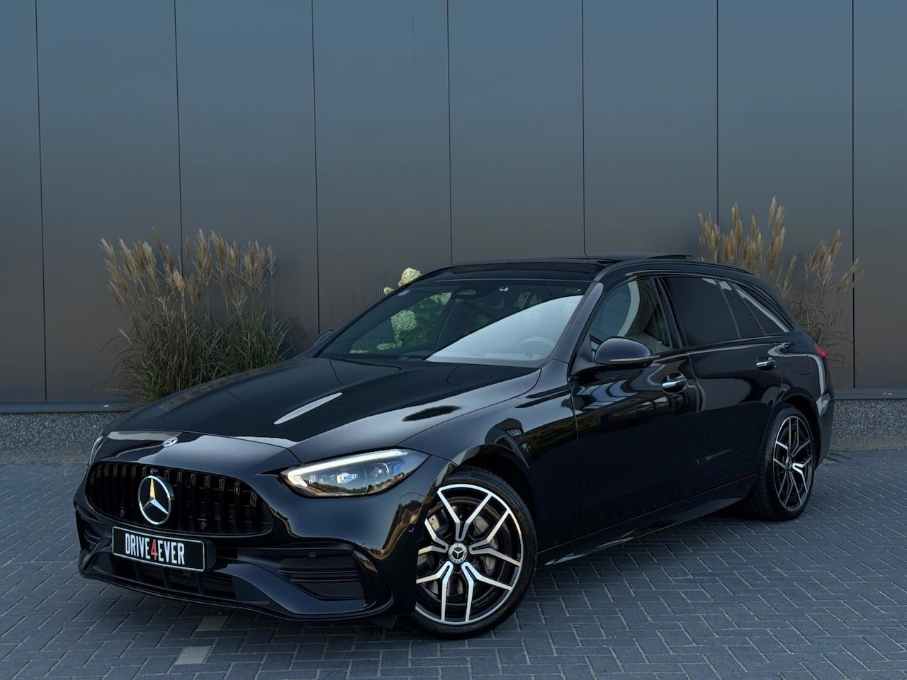Mercedes-Benz C-klasse Estate - 300 e | AMG | Pano | Trekhaak - AutoWereld.nl