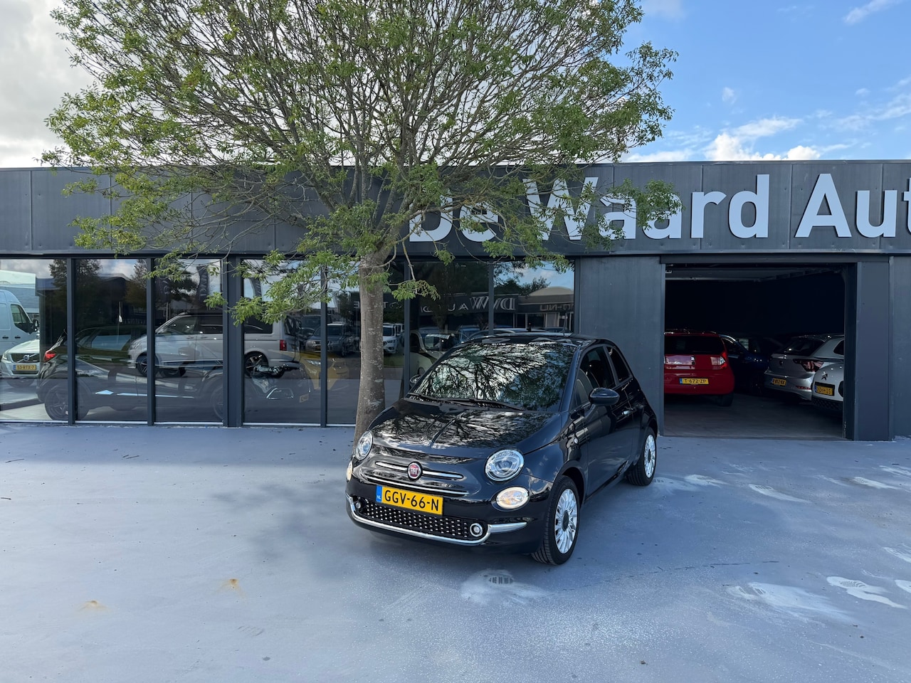 Fiat 500 - 1.0 Hybrid Dolcevita/ Hybride/airco/panorama dak/Cruise/NAP/1e eigenaar/PDC achter/12 maan - AutoWereld.nl