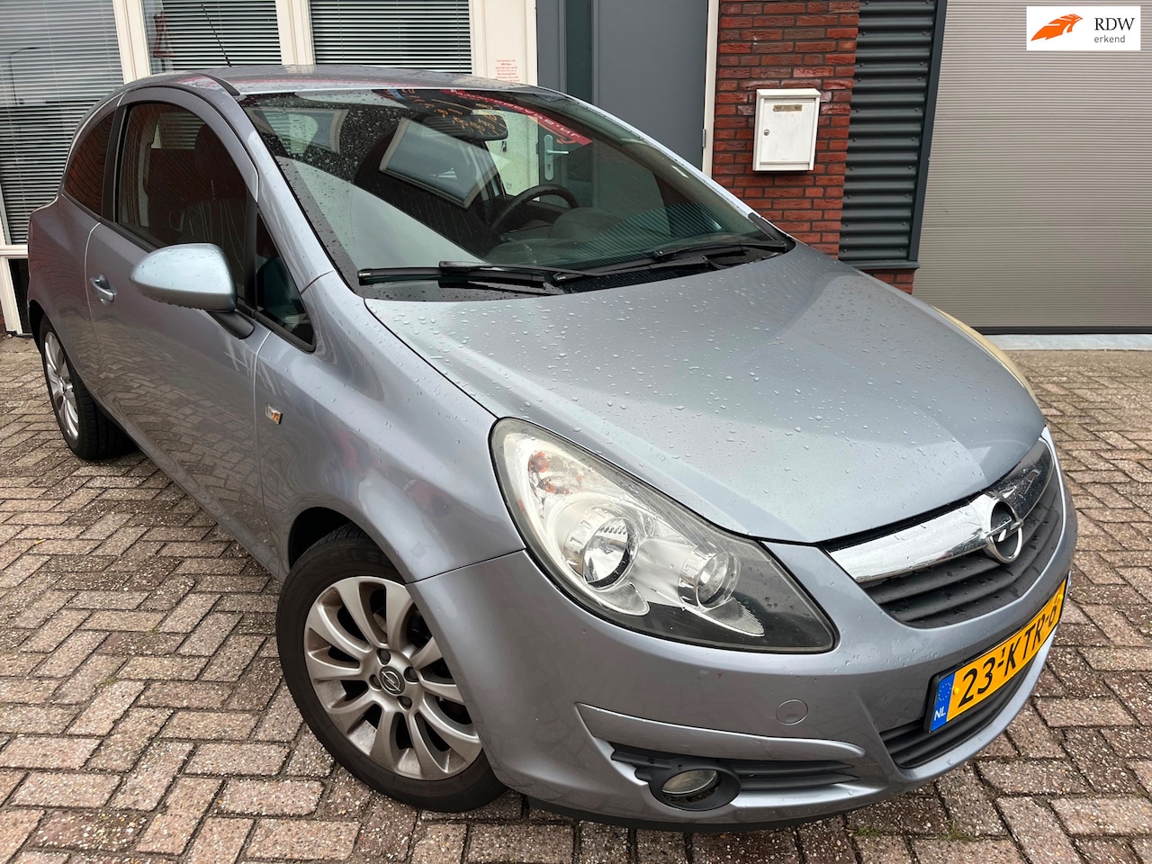 Opel Corsa - 1.2-16V '111' Edition / Airco / Cruise / LM / NAP - AutoWereld.nl